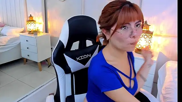 NahiaMendoza Adlı Modelin Canlı XXX Sohbeti