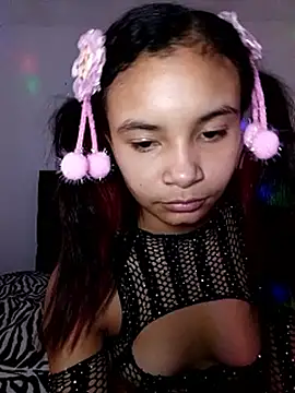 liz7skinny Adlı Modelin Canlı XXX Sohbeti