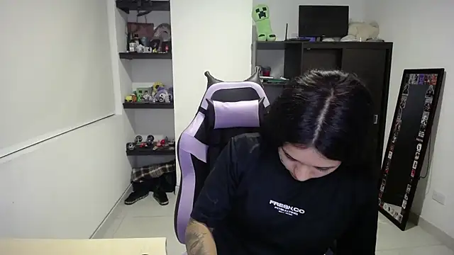 Chat +18 de elaine_sun1 ao vivo