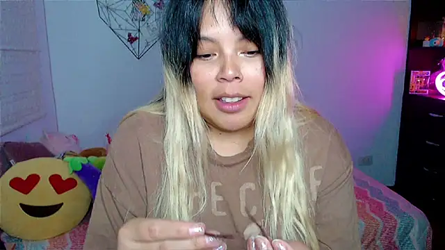 EllieMoonX Adlı Modelin Canlı XXX Sohbeti