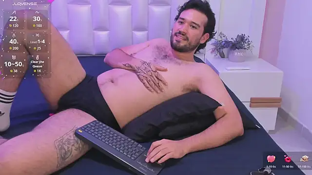 AdrianSith élő XXX-chatje