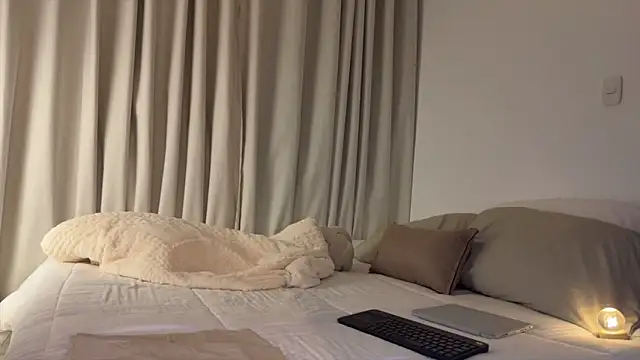 XXX chat uživo modela Miia_Vega_