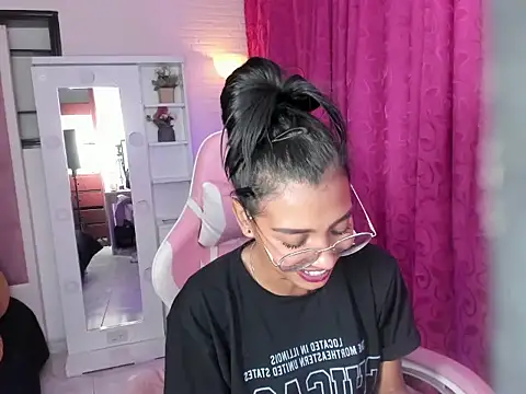 KarlaSlutSkinny__ Adlı Modelin Canlı XXX Sohbeti