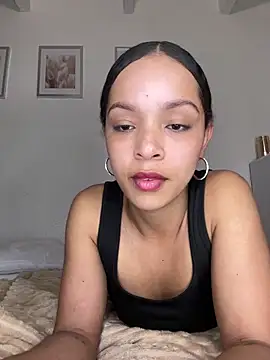 Yasmin777_ – Naživo XXX chat