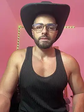 magnumchris Adlı Modelin Canlı XXX Sohbeti