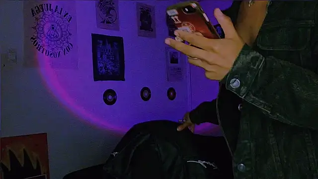 XXX chat uživo modela alex_one888