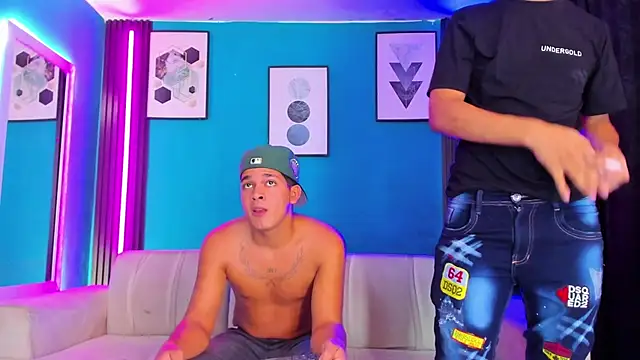 _HotWildwolves: вебкам-шоу