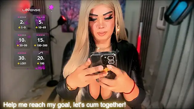 HugeMagnificent11inCock Adlı Modelin Web Kamerası Şovu