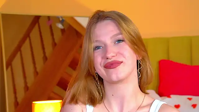 دردشة BeatriceBinoche الجنسية المباشرة