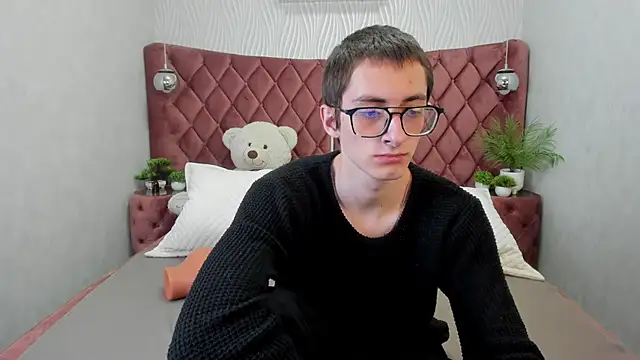 Chat +18 de RonBevs ao vivo