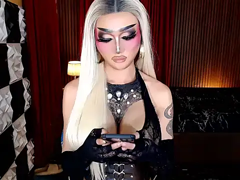 IndestructibleLily Adlı Modelin Web Kamerası Şovu