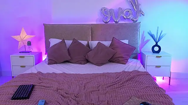 Jules_night Show in webcam