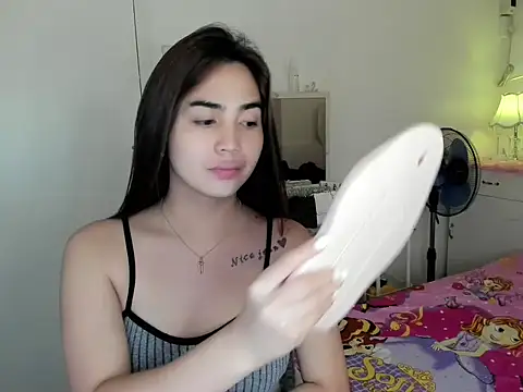 nica_doll Adlı Modelin Web Kamerası Şovu