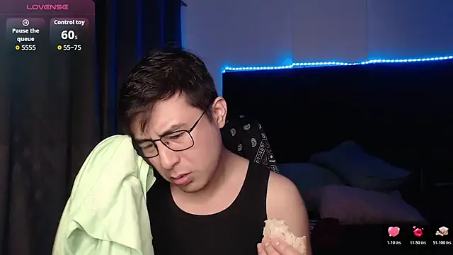 andrewmhilton_'s Webcam Show