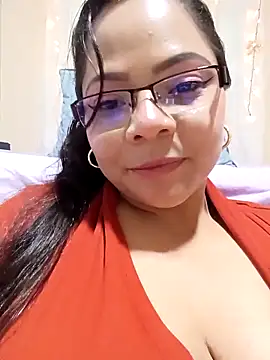 ROUSSE_SINCLAIR Adlı Modelin Canlı XXX Sohbeti