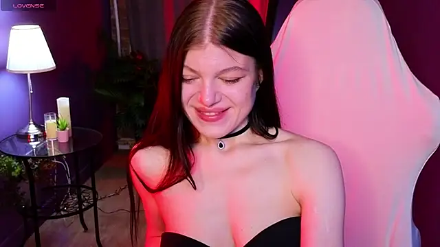 Softeach's Live XXX Chat