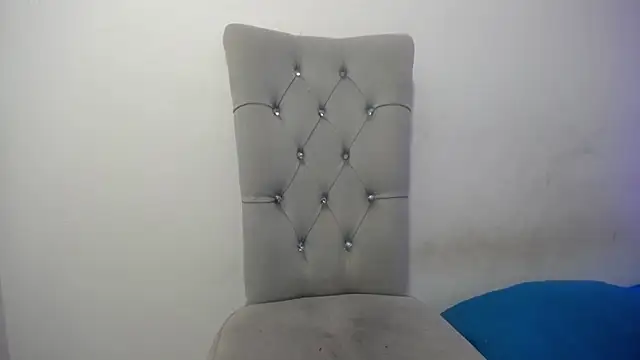 Naomy_Reiden – Naživo XXX chat