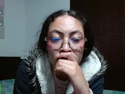 XXX chat uživo modela Amitlu_