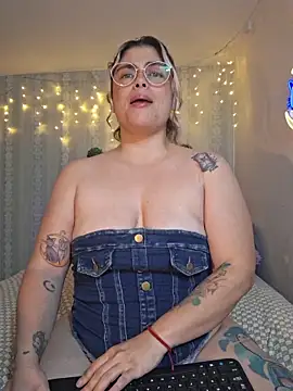 Czat XXX na żywo – Juliietha_servas