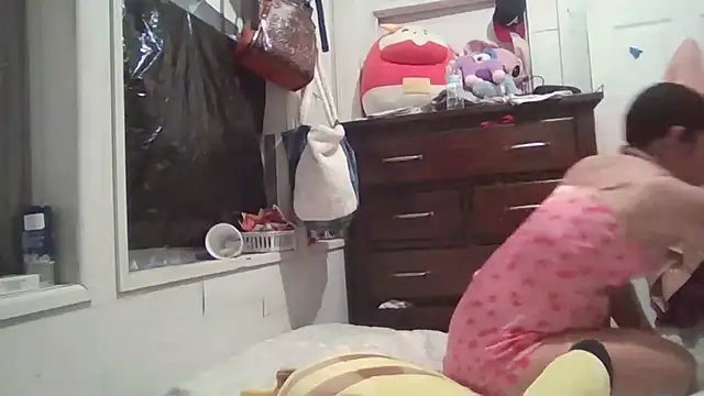 Mkdana live XXX chat