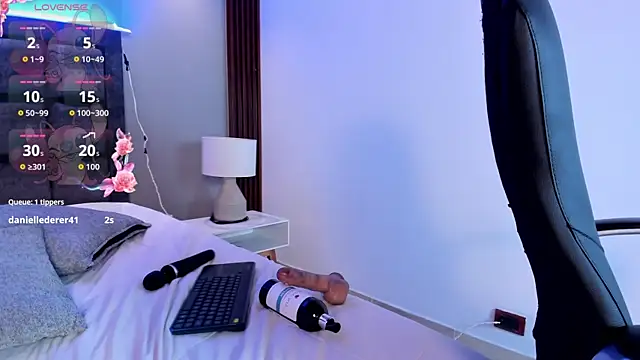 Caroline_Millerr live XXX chat