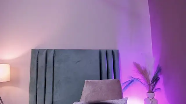 AndraCyruss live XXX chat