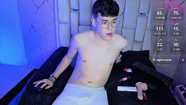 Tom_Parker_ Live XXX-Chat