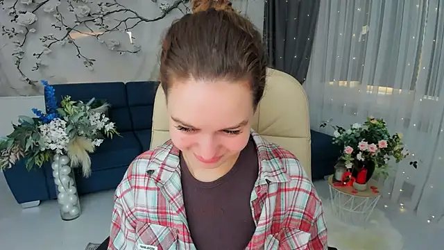 MiracleCurly Adlı Modelin Canlı XXX Sohbeti