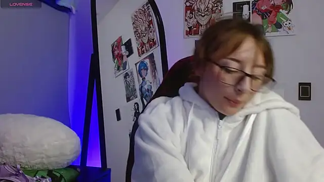 CelesteAyase Adlı Modelin Canlı XXX Sohbeti