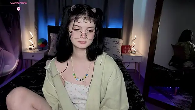 MileyRood Adlı Modelin Canlı XXX Sohbeti