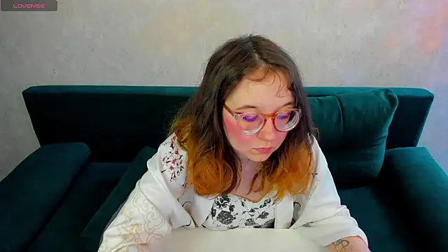 Aleks-caster Live XXX-chat