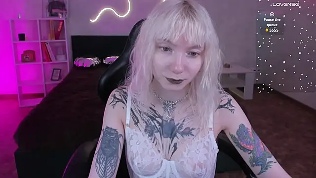 tattoo_art_baby Adlı Modelin Canlı XXX Sohbeti