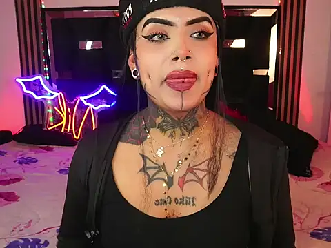 LauriInk1 Chat XXX live