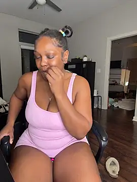 TilaTotti live XXX chat