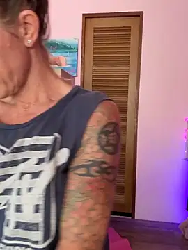 Živý XXX chat mommyselenafit_