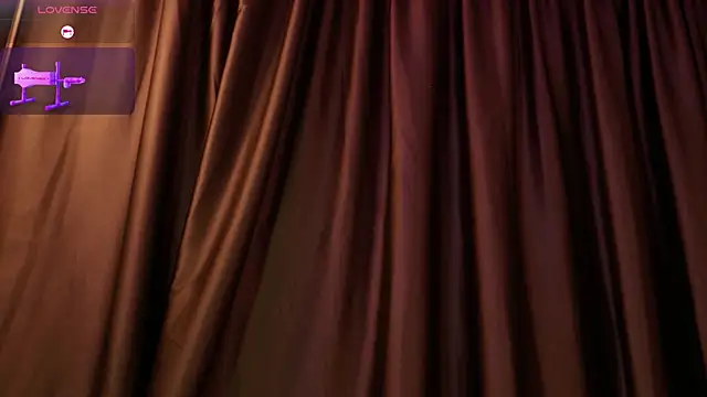 Yuri_Stars Adlı Modelin Canlı XXX Sohbeti