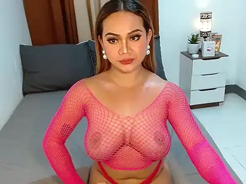 Ara_Cumms Show in webcam