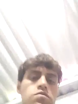 عرض كام AoA-BoyStudent