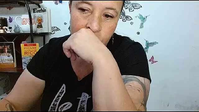 LauraMallioni Adlı Modelin Canlı XXX Sohbeti