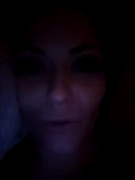 shyhornymommy Adlı Modelin Canlı XXX Sohbeti