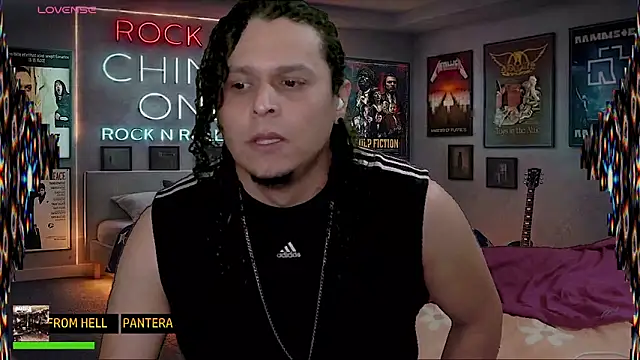 Show modela chino_roz na web-kameri