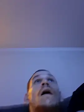 Rain13_Lil-if56: διαδικτυακό σόου στην κάμερα