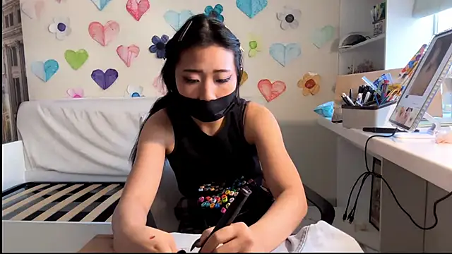 SweetMiaXO Show in webcam