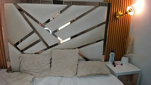 Eimy_Curvy Chat XXX in diretta