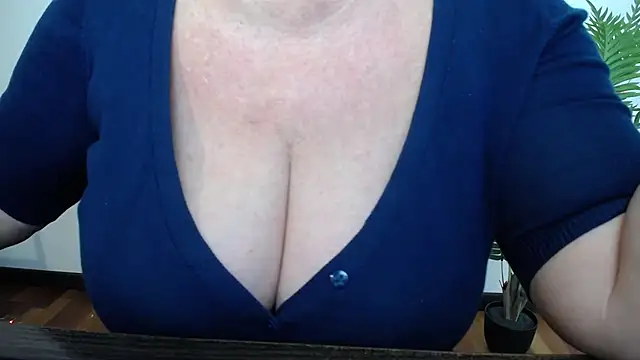 BlondyLeeBest: онлайн-секс-чат