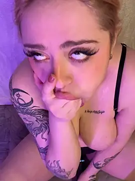 KellyMoors Obrolan Langsung XXX