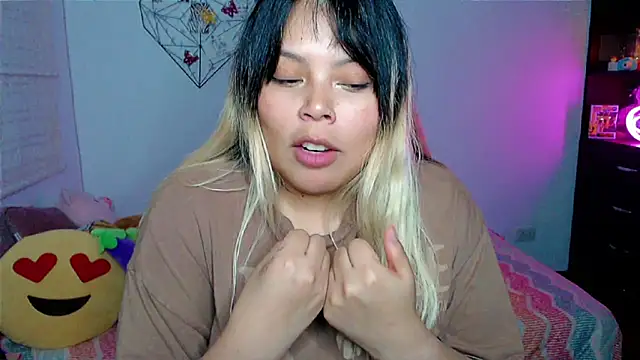 Онлайн чат XXX EllieMoonX