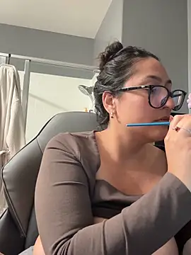 Goddessxxrosexx Adlı Modelin Canlı XXX Sohbeti