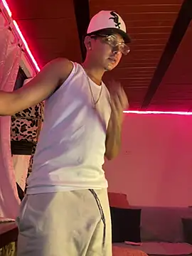 paulhot11 Webcamshow