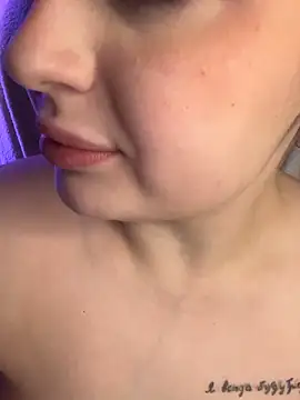 KellyMoors' Live XXX Chat